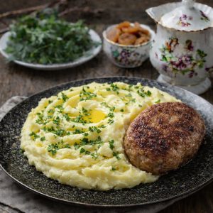 Картофельное пюре + котлета дом. или куриная