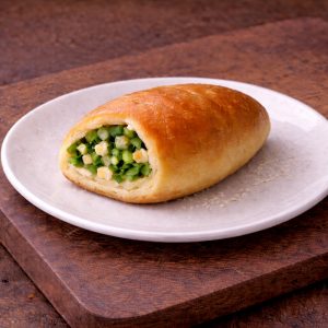 Пирожок с зеленым луком